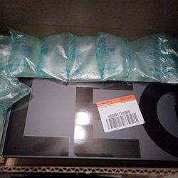 Lenovo Legion Go 2 - 8.8" 144Hz 2K OLED Gaming Handheld - AMD Ryzen Z2 Extreme - 32GB - 1TB - Windows