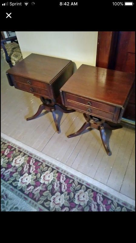 A nice set of mahogany end tables/nightstands