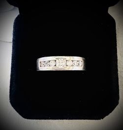 Gorgeous 925 Silver Ring With Diamonds (Size 10)