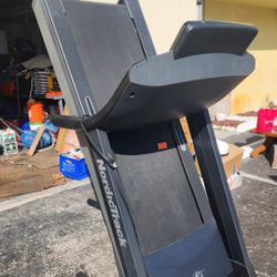 NordicTrack c1750 Treadmill 