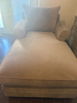 Chaise Lounge