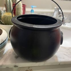 Cauldron Halloween Bucket
