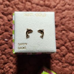 14 Kt Gold Jumping Dolphins Earings 