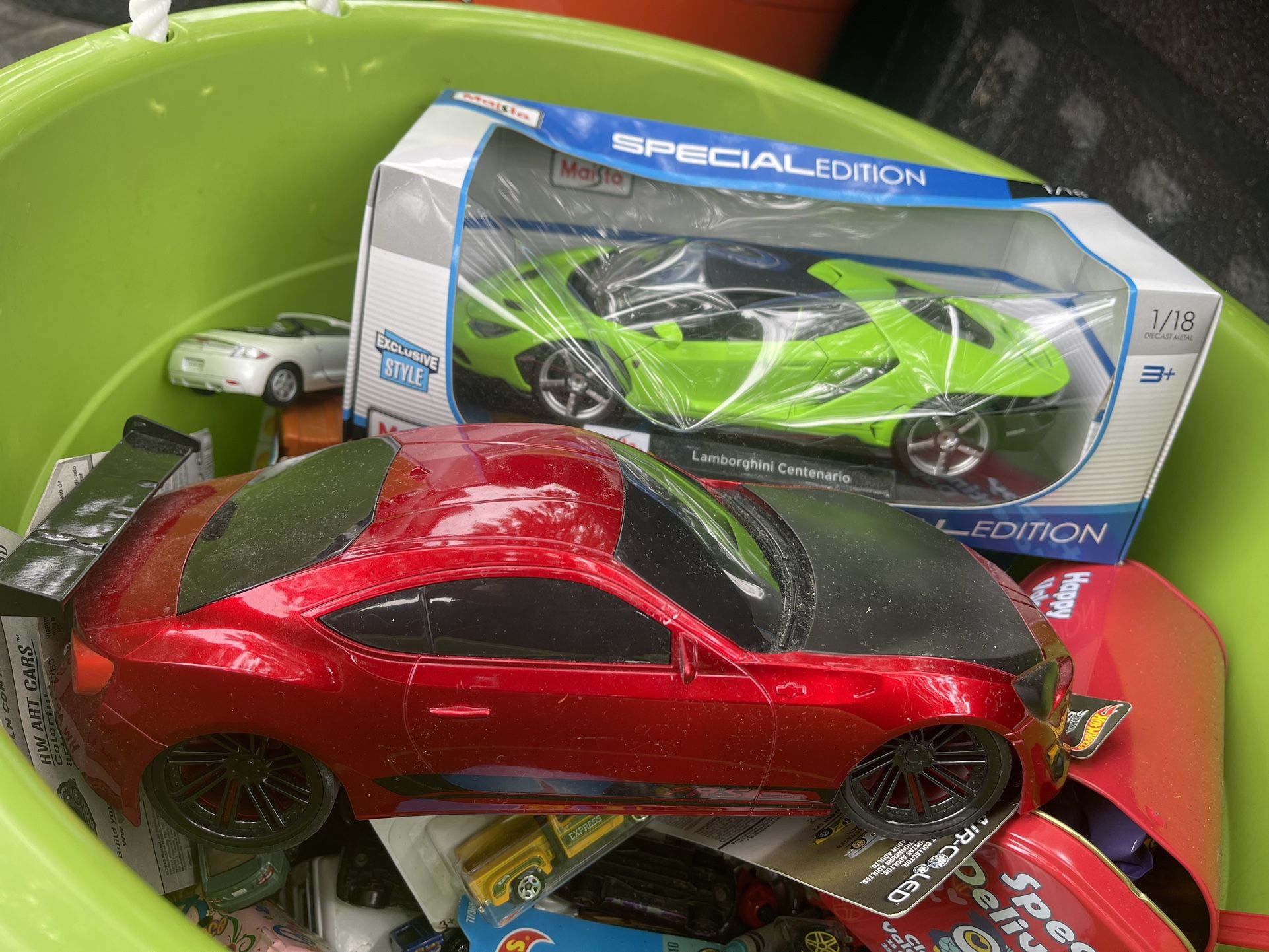 Matchbox/Hot Wheels/larger Scale/up To 1/18 Scale