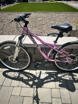 GT Avalanche Woman’s Mtn Bike