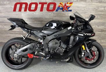 2018 Yamaha YZF-R1