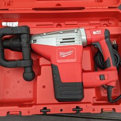 Milwaukee Heavy Duty Demolition Hammer 