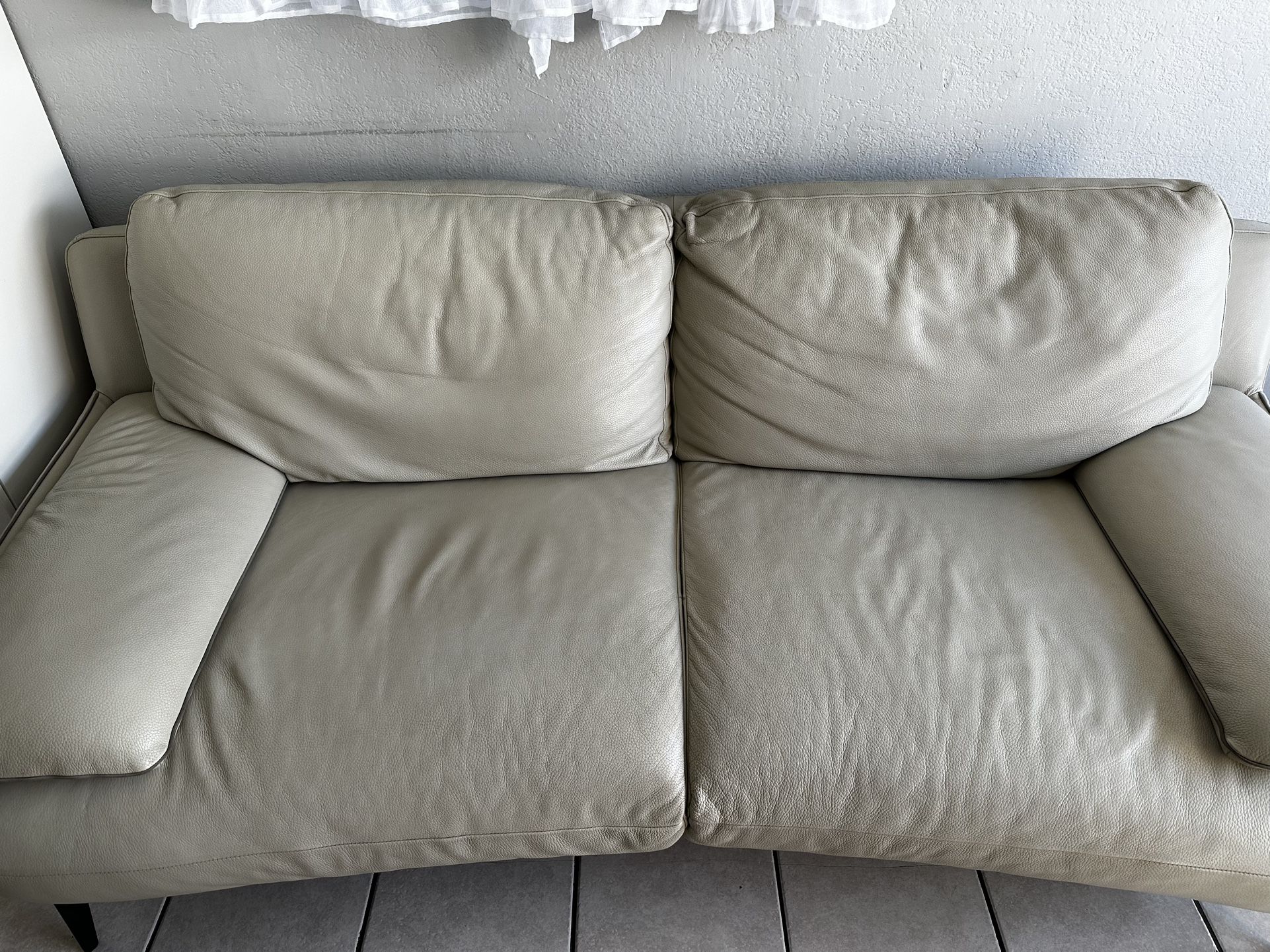 Macy’s Leather Couch 🛋️ Sofa.
