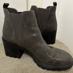 Xappeal Laura lug sole boots in Gray