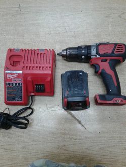 Milwaukee 2607-20 1/2 Inch 1,800 RPM 18V Lithium Ion Cordless Compact Hammer Drill / Driver with Textured grip