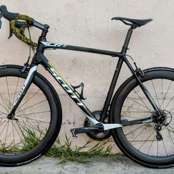 Road Bike - SCOTT CR1 - All Carbon Frame [56 cm]