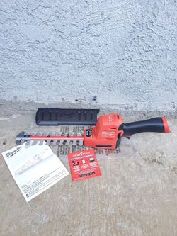 Milwaukee 8" Hedge Trimmer Brushless Fuel M12 