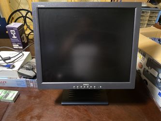 Dell UltraSharp 18” Monitor With Adjustable Stand 
