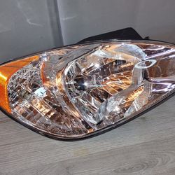 2006-2011 Hyundai Accent left driver side Headlight