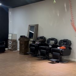 Sillas De Barbero Y Espejos 