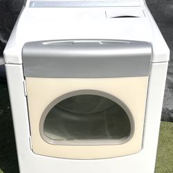 GAS Whirlpool Cabrio Dryer XL Capacity. CAN DELIVER!