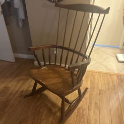 VINTAGE 20th CENTURY MAPLE ROCKING CHAIR