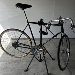 Bike Stand And Schwinn Continental II Vintage bicycle 