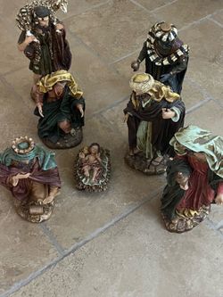 Religious holy family figures and Nativity set vi