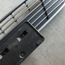 FORD C-MAX 2013-2017 HYBRID/ENERGI FRONT BUMPER GRILLE UPPER (CHROME/BLACK)