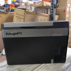 BougeRV 12V 30-Quart Portable Car Fridge; Black