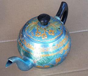 Vintage Kettle by Chue Chin Hua (Crocodile brand)