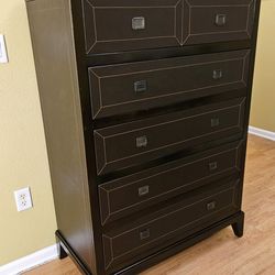 Clean and Nice Dark Brown 5 Drawer Tall Dresser.