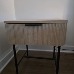 Night stand 