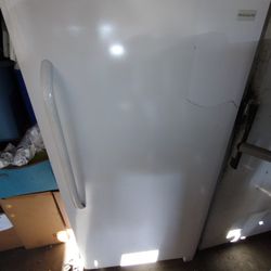 Freezer / Congelador Vertical  Frigidaire ..