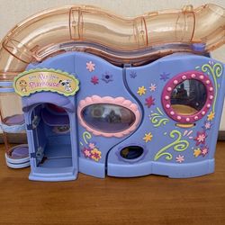 Littlest Pet Shop pet loving playhouse 2004