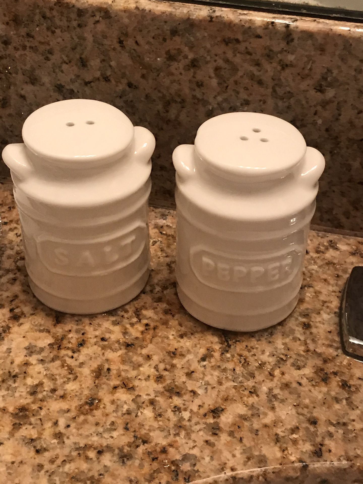New boxed, farmhouse ceramic salt pepper shakers