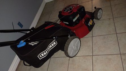 675 Crasfman mower like new used