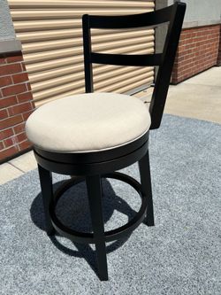 1 Grace Height Swivel Stool