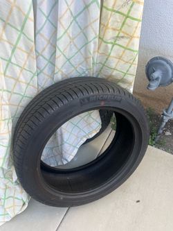 215/45/17 Michelin tire