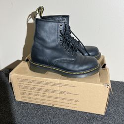 Women's The Original Dr MARTEN Airwair  Boots Size 6 Black Leather