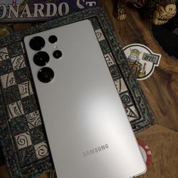 Samsung Galaxy S25 Ultra 256GB Silver Unlocked Any Carriee