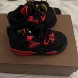 Jordan 4 Thunder Red
