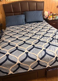 Queen size bed