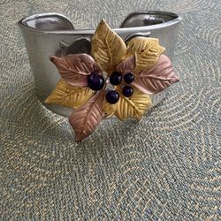 Beautiful vintage chunky sterling silver 925 cuff bracelet leaf design  In great condition  48.07g