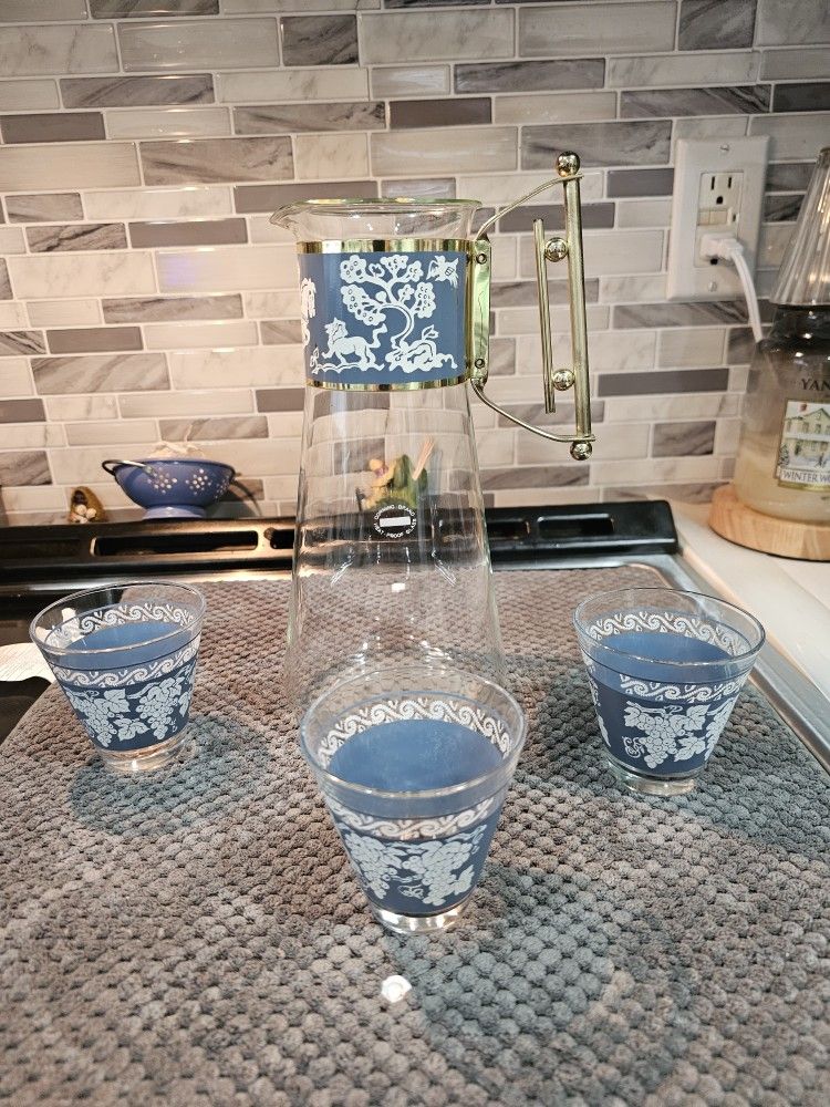 Vintage Carafe With Glasses