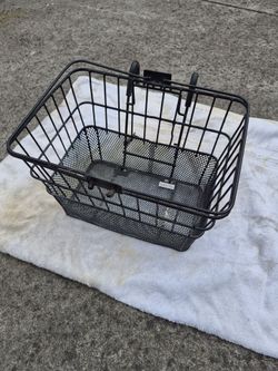 Bicycle Front Basket with mounting bracket. Perfect for any bike. Just hangs on handlebars.