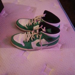 Jordan 1 Green N White