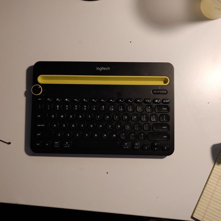 Logitech K480 Bluetooth keyboard 3 Device