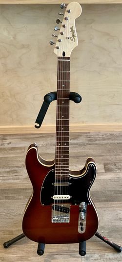Squier Paranormal Custom Nashville Stratocaster Electric Guitar w/ Hardshell Case