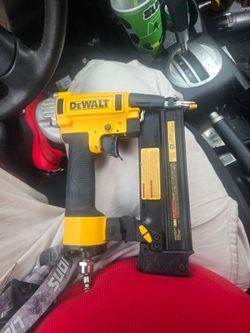 DeWalt 18-Gauge Pneumatic Brad Nailer