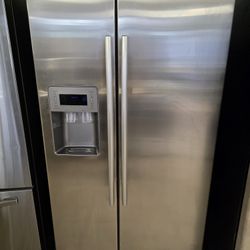 Samsung Refrigerator Side By Side Everything Works Great Delivery Available For Extra Fit