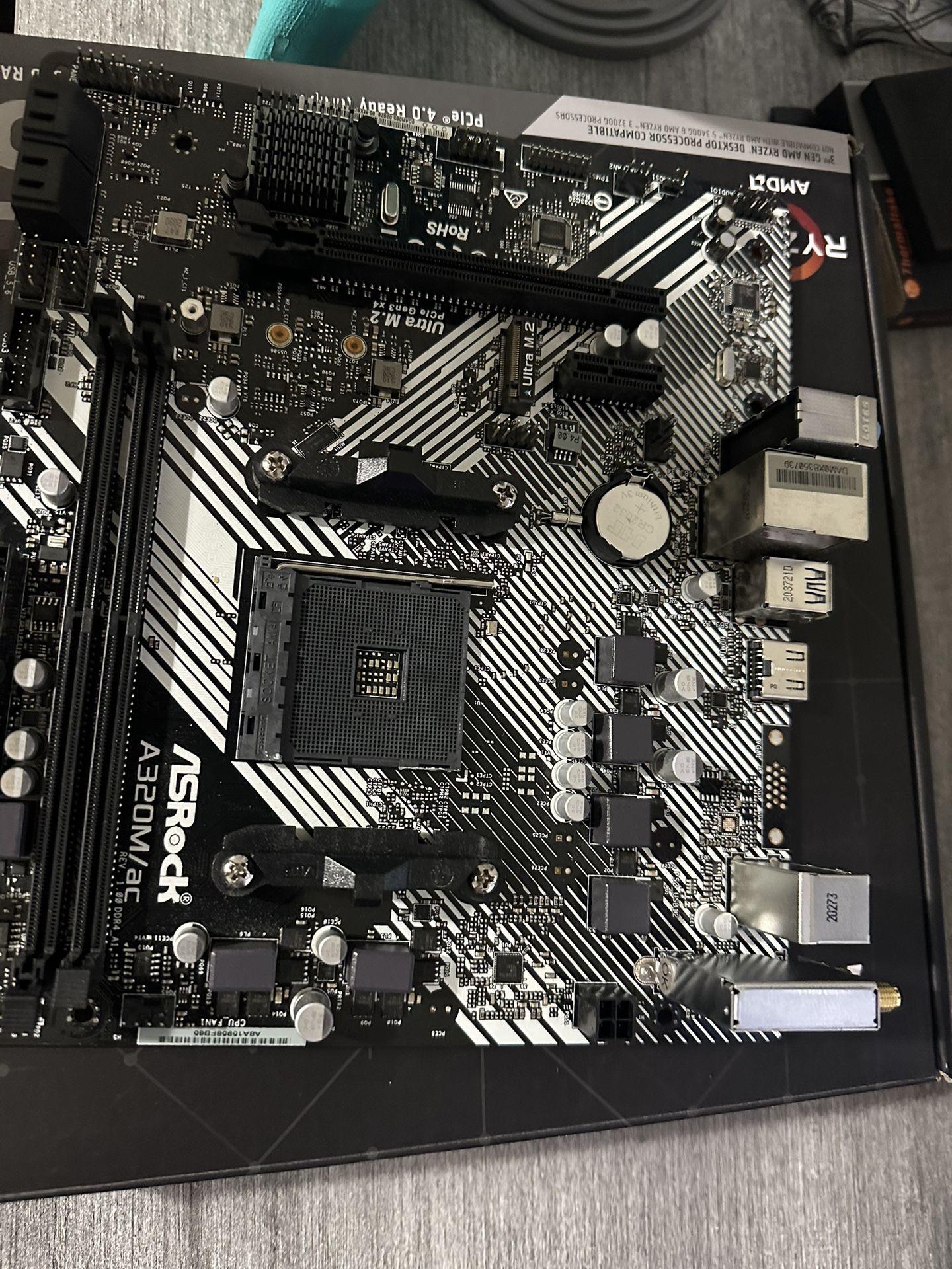 Asrock A320m-ac Amd socket Am4 AMD A320 Microatx M.2