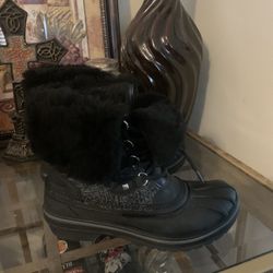 Croc Duck Boots Size 6 