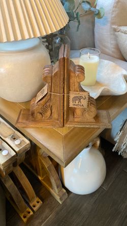 Bookends corbels