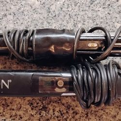 FLAT IRON  (hair straightener)